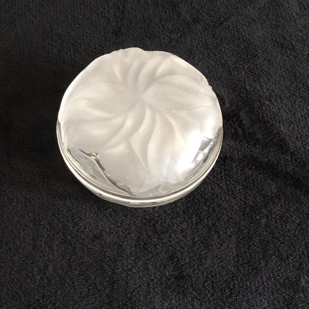 Marquis by Waterford Crystal cut glass trinket box w/frosted petals & flowers